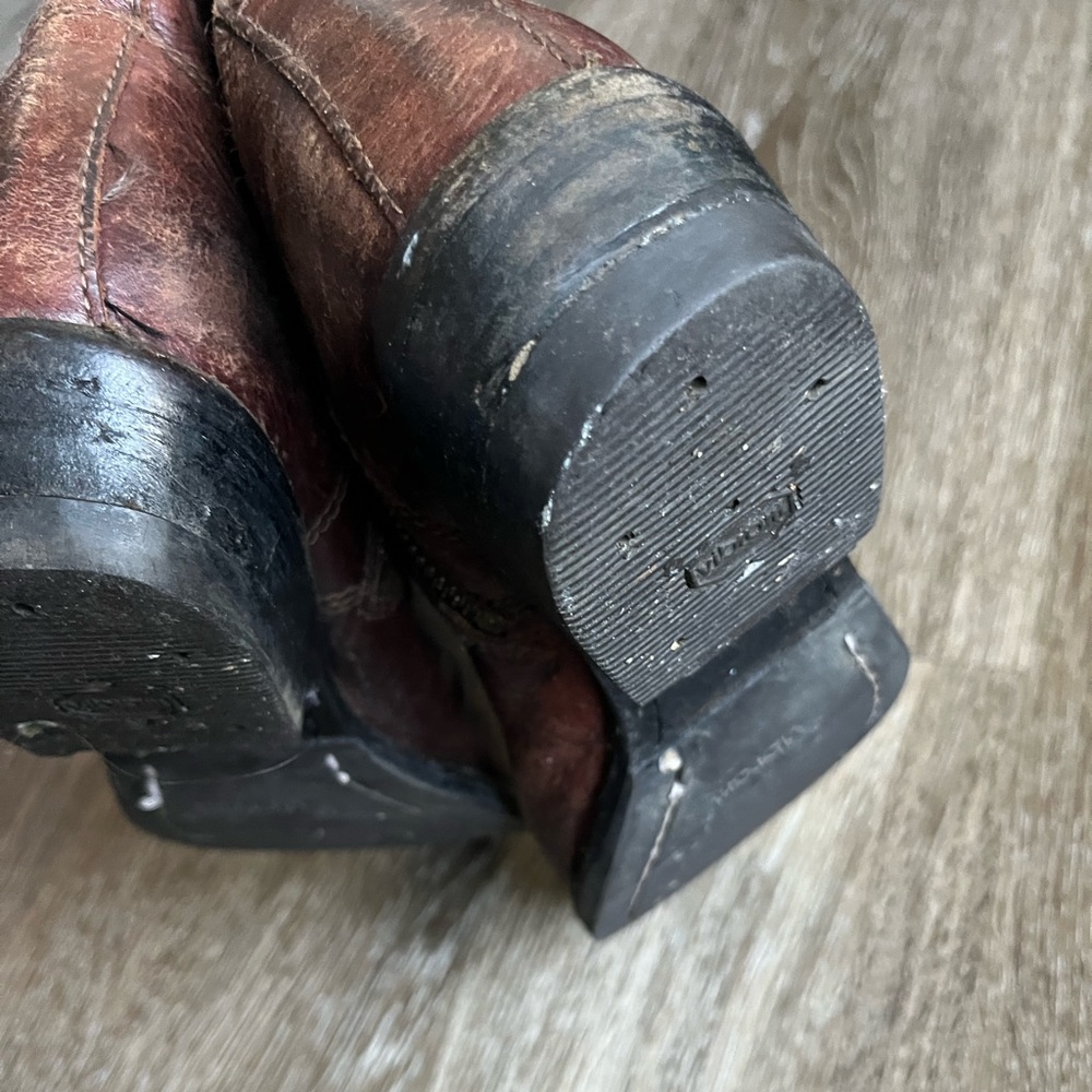 Frye size 6 1/2  Carson boot - Picture 3 of 10